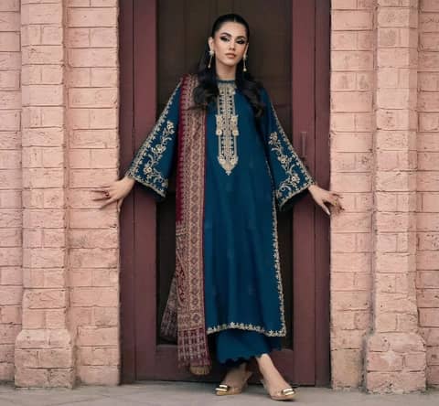 Izel Embroidered Dhanak 3PC with Printed Shawl