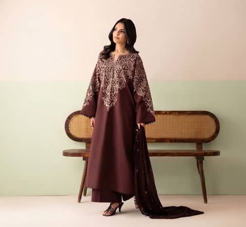 Batik Embroidered Dhanak 3PC (Design 3)