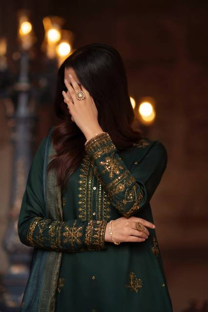 Peezwan Embroidered Dhanak 3PC with Printed Shawl
